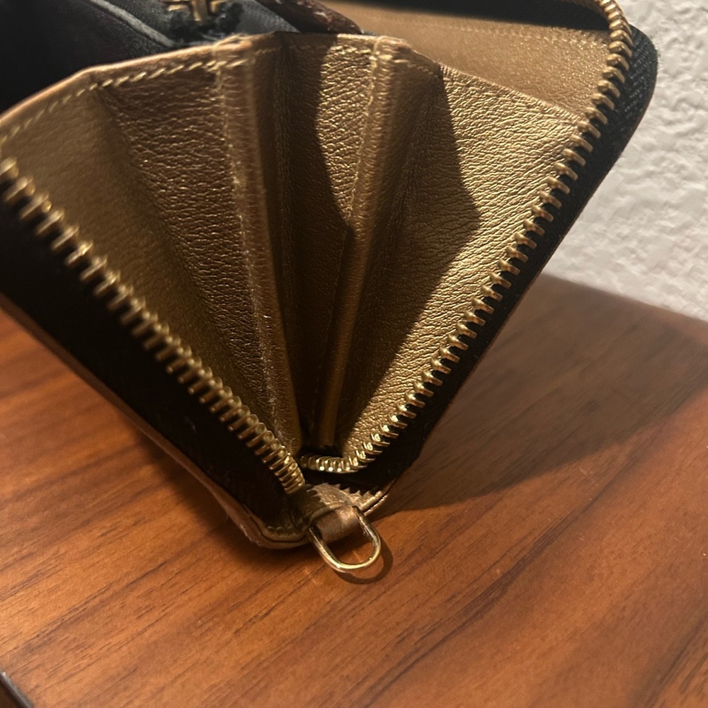 Loewe Metallic Gold Zip Wallet - Picture 11 of 12